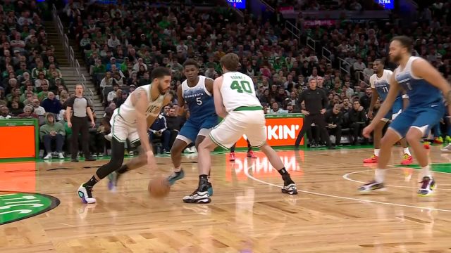 粗中有细！塔图姆化身节奏大师突破李凯尔 闪展腾挪上篮打进