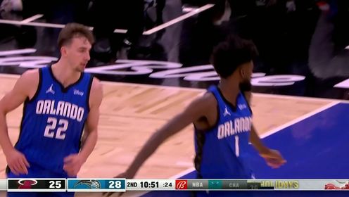 《NBA全场集锦》空配连线美如画！ 小瓦格纳助飞艾萨克双手暴扣得手