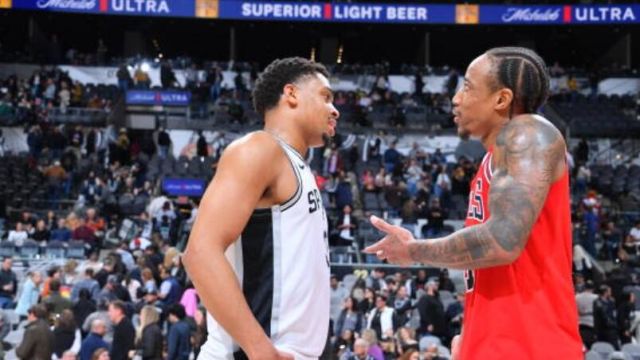 公牛122-116马刺 德罗赞20分武切维奇致命三分