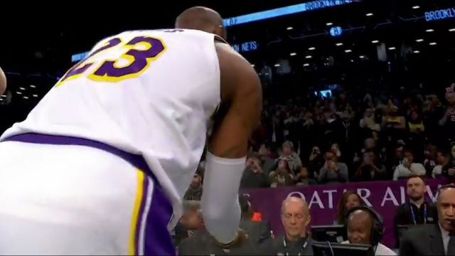 NBA常规赛：湖人vs篮网中文解说全场回放