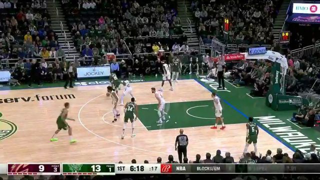 中路康庄大道 字母哥滑翔灌篮轻轻松松