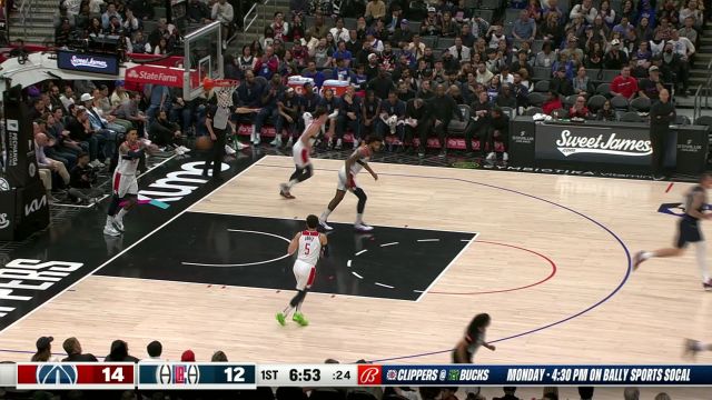 乔治依靠单打中投得手 泰斯弧顶三分一箭穿心