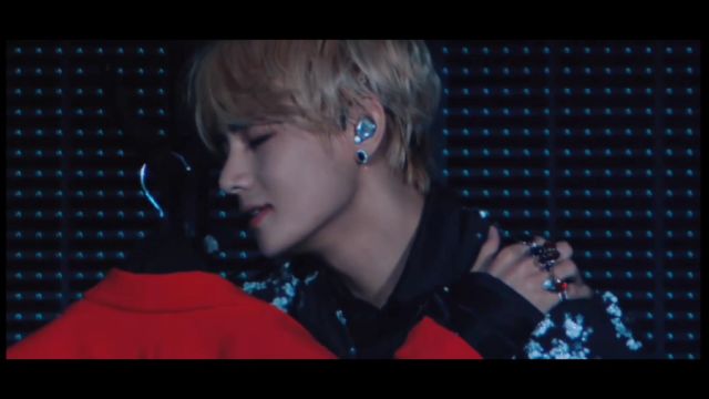 BTS 金泰亨 《Singularity》solo舞台,真的太完美了