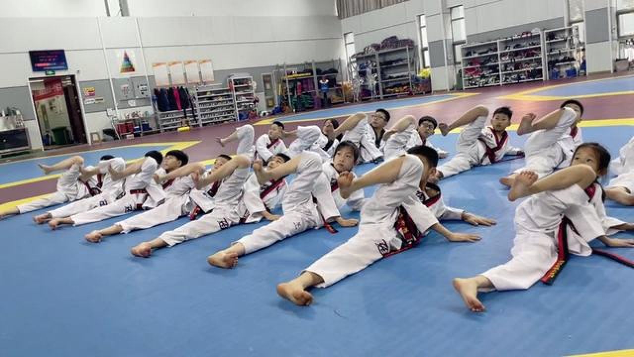 优秀的山东小精英们#跆拳道 #冬令营#台上一分钟台下十年功