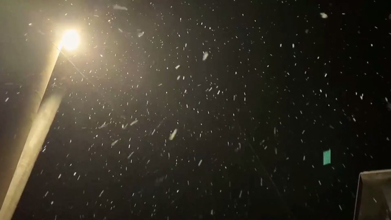 伤感歌曲《雪落下的情结》王馨(dj默涵完整版)