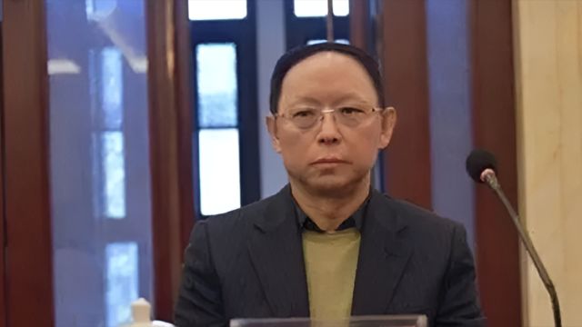 云南首富李晓明套现345亿元后,与家人移民美国?上市公司回应