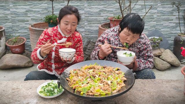 爆炒猪肺真好吃,两个炒一锅,香辣下饭,越嚼越香