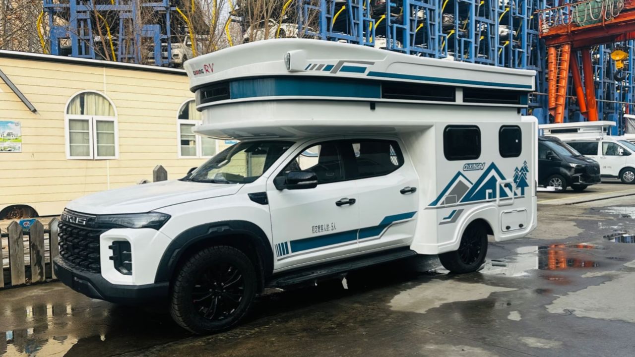 齐星大通星际h双排越野房车下线