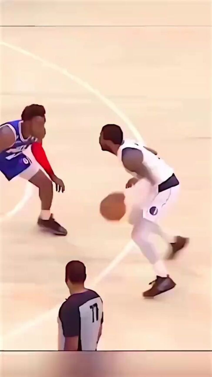 欧文强杀内线顶着双人包夹高难度后仰跳投出手稳稳命中#欧文#独行侠