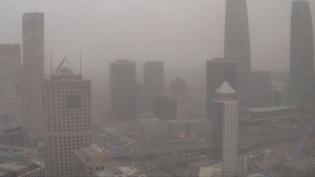 沙尘前部已到达!北京集齐雾霾风雨沙尘天气 空气质量已达中度污染