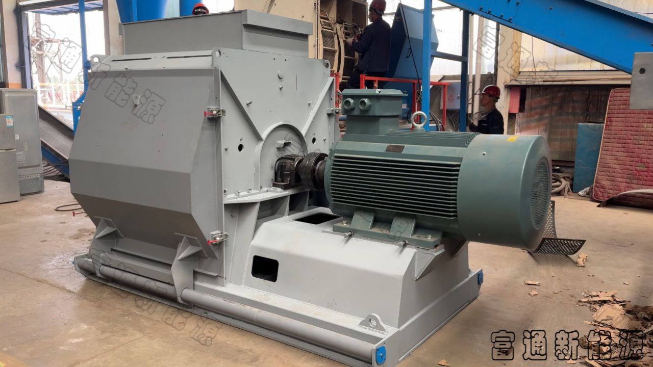 大型水滴式木材粉碎机静态展示,功率355kw,时产木屑10到15吨左右#大型