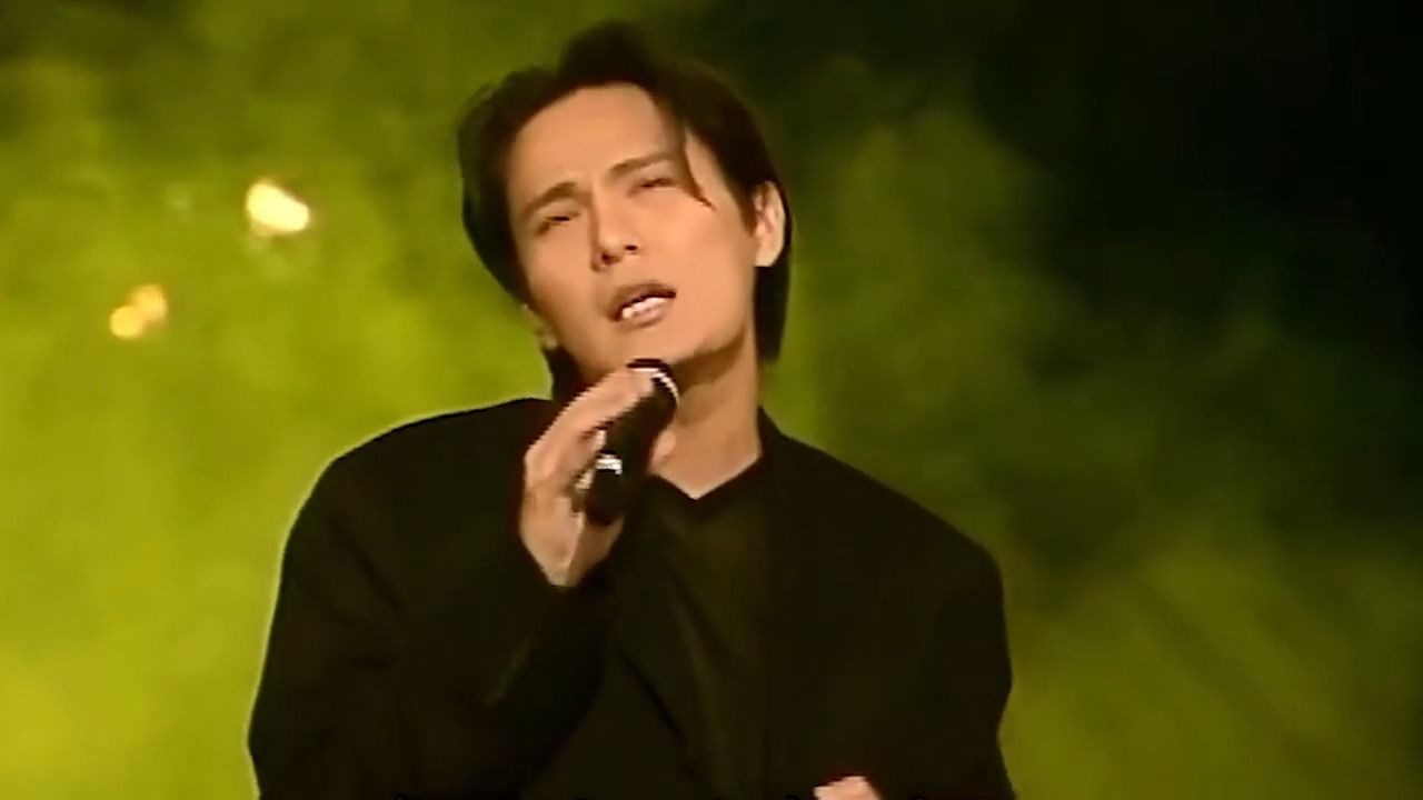 54岁张信哲依然单身,与女歌迷恋爱无果,坦言欣赏李嘉欣