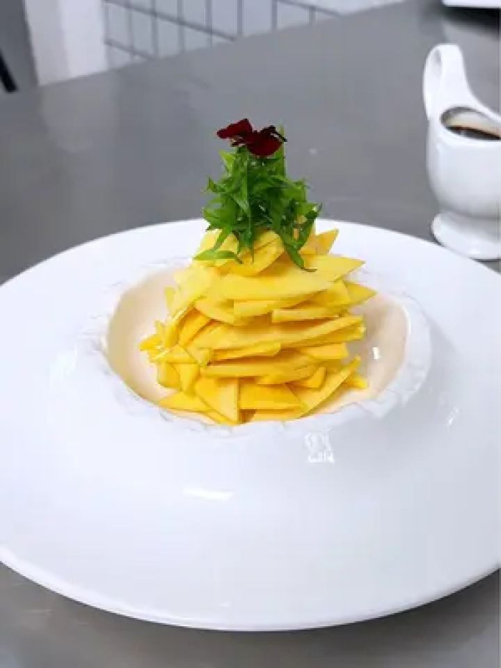 创意冷菜摆盘技巧 #厨师 风味黄节瓜摆盘教程#冷菜 口味酱香微甜后味