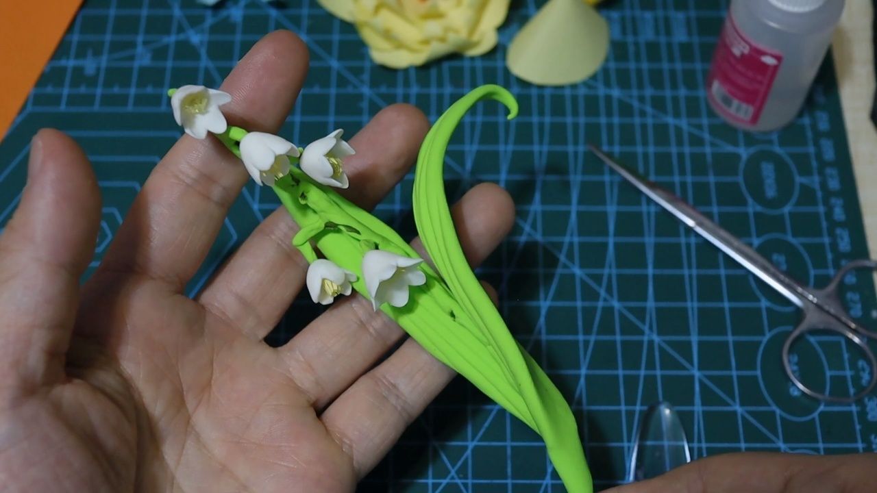 手工粘土玲兰花制作教程