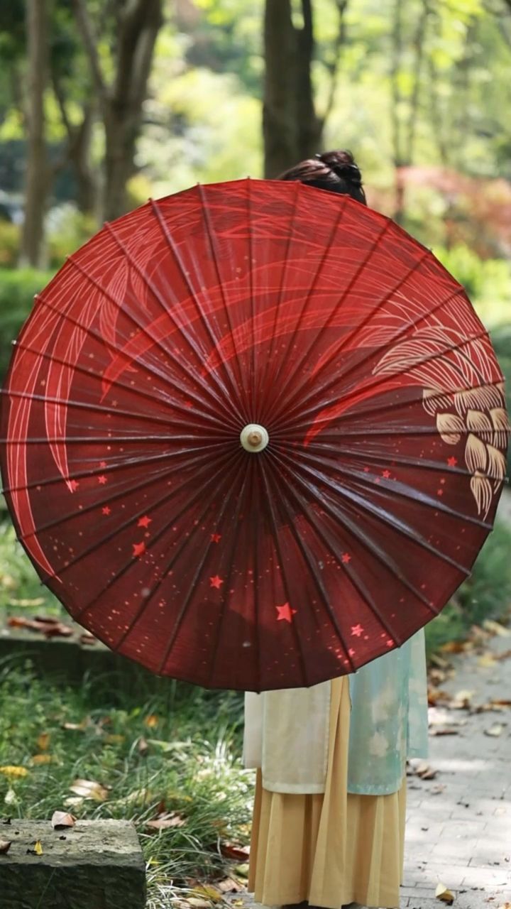 当我把凤还巢的这把伞复刻出来#逆水寒#油纸伞#手工定制