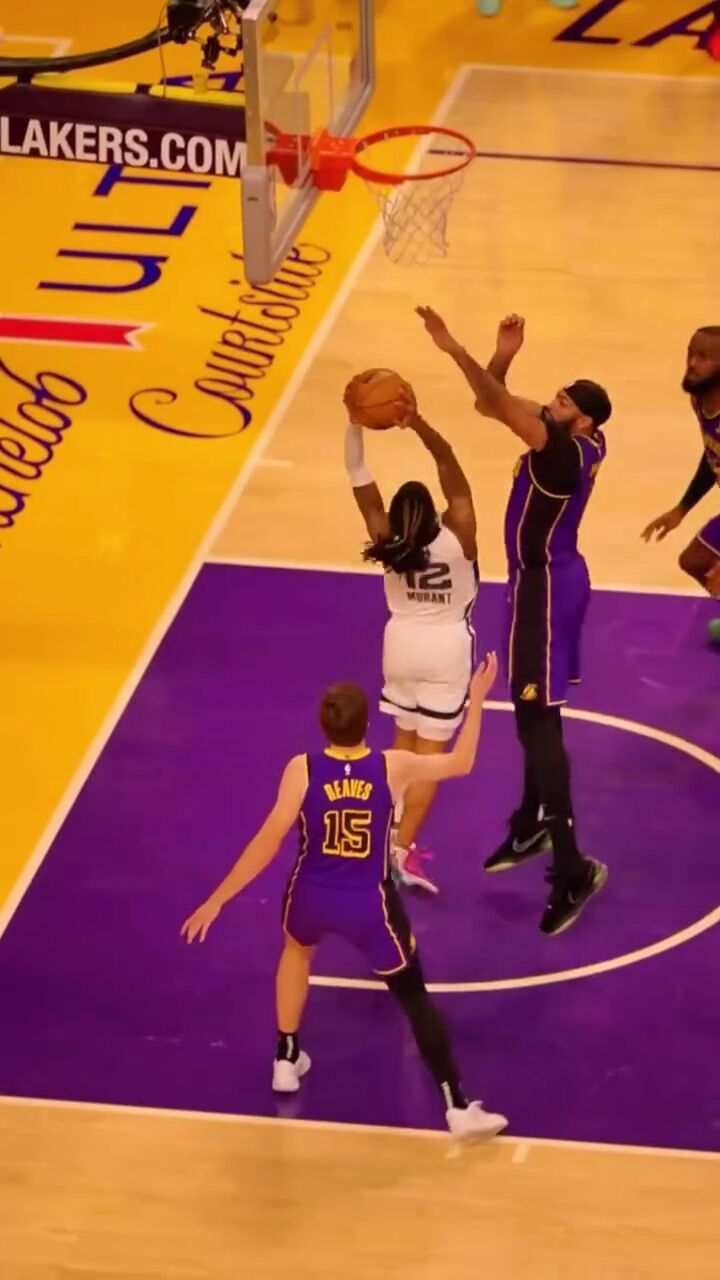 莫兰特禁区逆天拉杆上篮打得詹姆斯原地摊手#铁铁的nba特辑#莫兰特