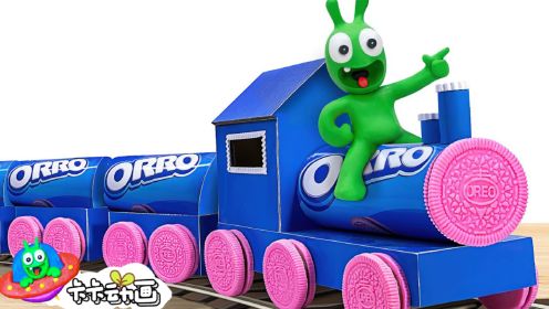 卡卡趣玩动画：卡卡用奥利奥饼制作超酷小火车，大家觉得怎么样呢？