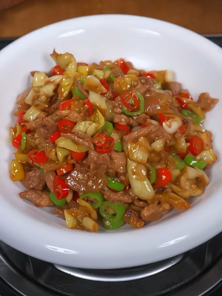 微酸微辣的脆黄瓜皮炒肉嘎嘣脆 真的太好吃太下饭了#家常菜 #下饭菜