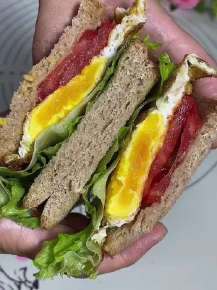 全麦面包 #饱腹感超强的早餐 ,早餐吃它再配一杯牛奶或豆浆太美了