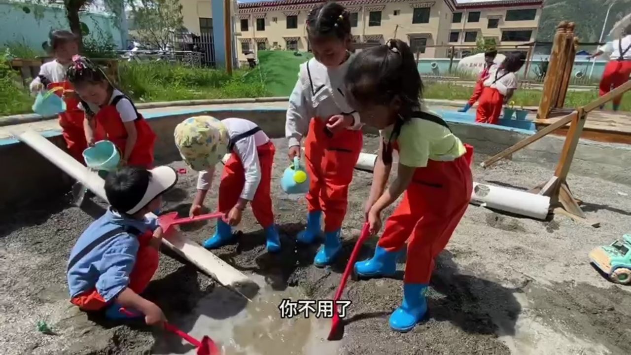户外沙水区游戏观察