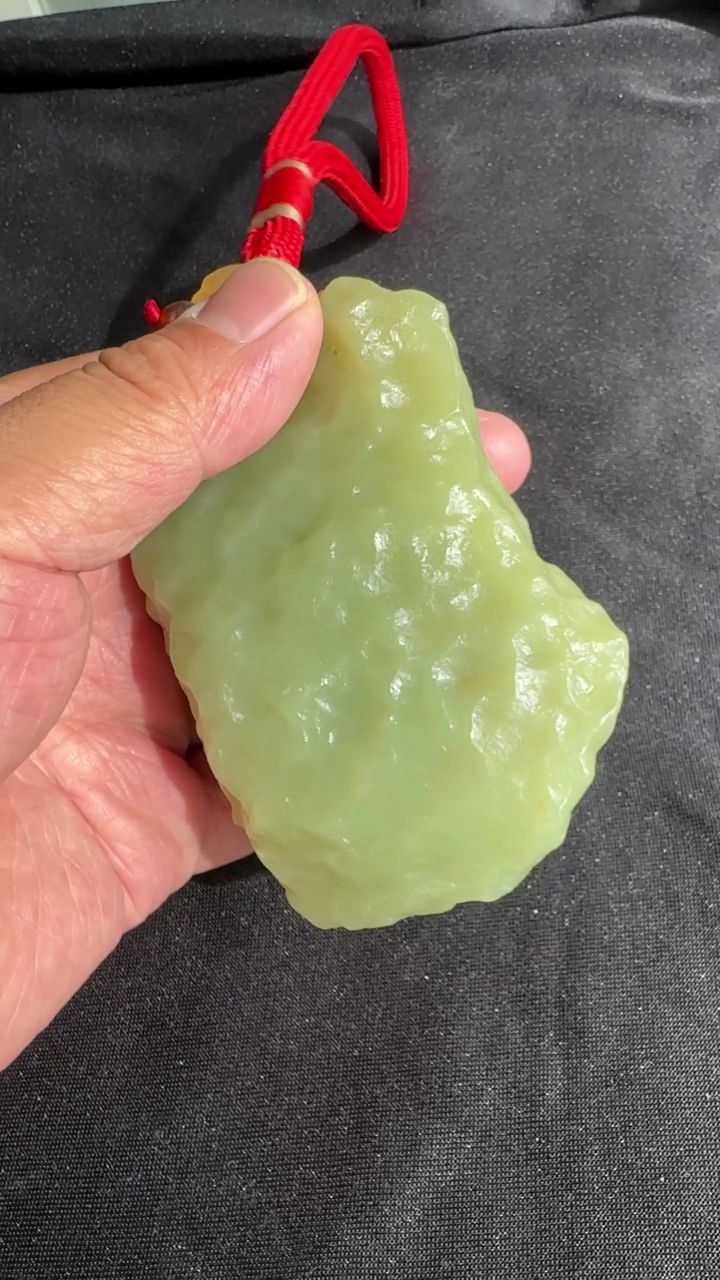 新疆青黄口戈壁料吊坠,天然柚子皮纹形状风化到位