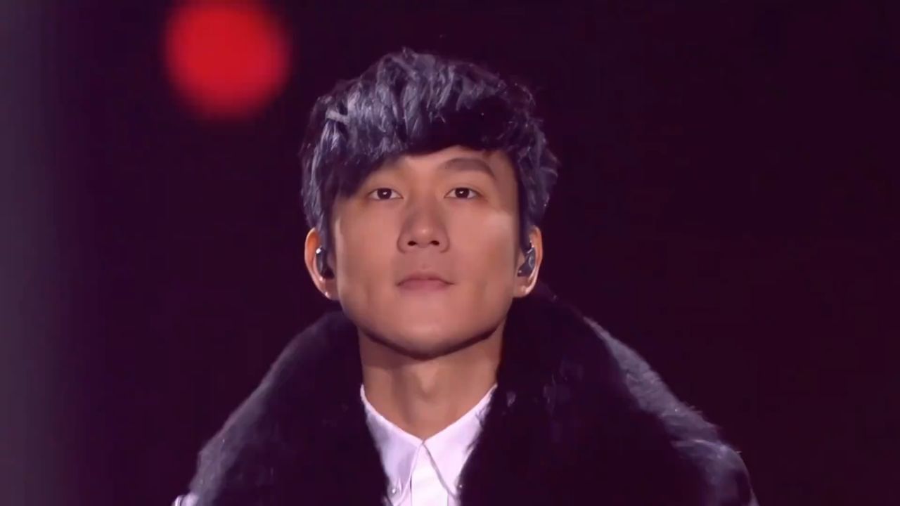 100年也不会再出一个林俊杰,出道21年,每年必有一首霸榜歌曲!