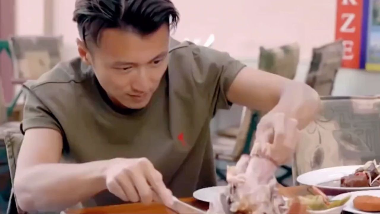 看到谢霆锋家年夜饭,才明白谢贤说,自己差点富过马云不是吹牛