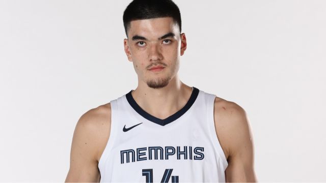 灰熊夏联惜败爵士：周志豪首秀砍14+15+4帽隔扣凯斯勒+神级补篮绝平