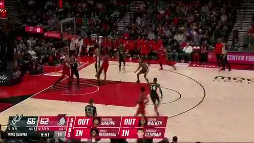 《波特兰开拓者》 NBA常规赛：马刺vs开拓者第3节英文原声回放