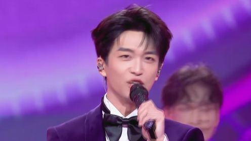 2025江苏卫视ai荔枝春节联欢晚会_黄子弘凡新年献唱爆改“黄紫红凡”_腾讯视频