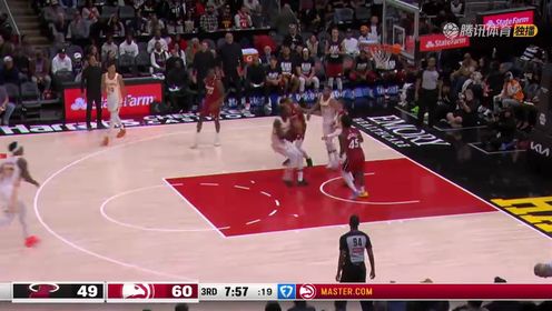 《TOP时刻》25日NBA最佳助攻 特雷-杨绕身传球助飞盖耶双手重扣
