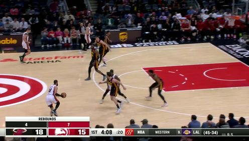 《NBA全场集锦》配合无间！马丁阅读防守吊传篮下 巴特勒心领神会空接得手