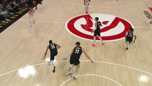 《NBA全场集锦》特雷杨妙笔生花送出彩虹连线 里萨谢平步青云空接双手暴扣
