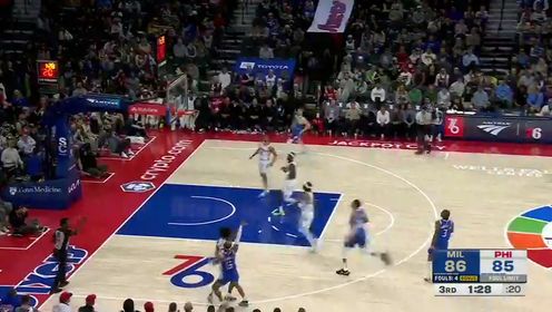 《费城76人》NBA常规赛：雄鹿vs76人第3节中文解说回放