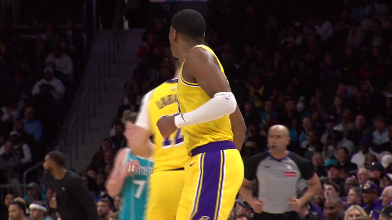 湖人121-111黄蜂 东契奇独轰38分克努佩尔准三双湖人客场送黄蜂3连败