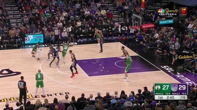 核心待遇！怀特扛起进攻大旗 连取五分助队紧咬