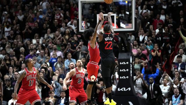 公牛vs热火精华回放 巴特勒28分压哨绝杀热火险胜公牛完成复仇