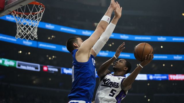 福克斯vs快船集锦 拿下14分表现欠佳无法左右比赛