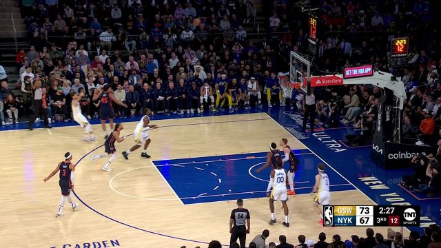 帮助球队稳住局面 克莱外线架炮三分精准制导