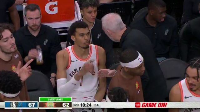 NBA常规赛：独行侠vs马刺第3节中文解说回放