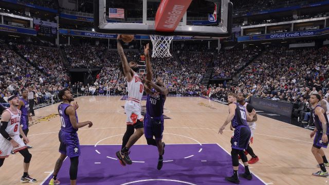 公牛113-109国王 怀特德罗赞合砍70分公牛险胜国王