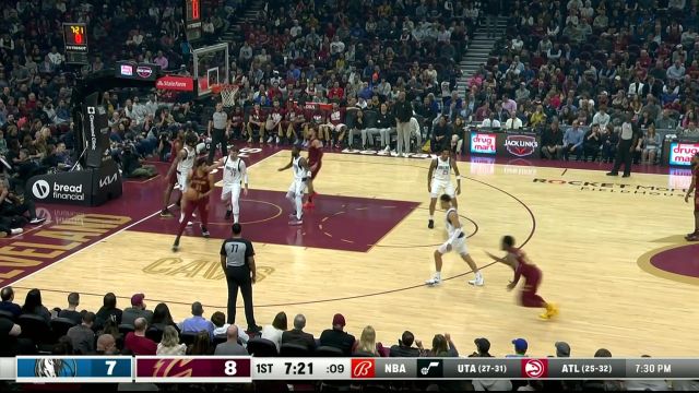 东契奇反击妙传信手拈来 华盛顿一步登天上演空接爆扣