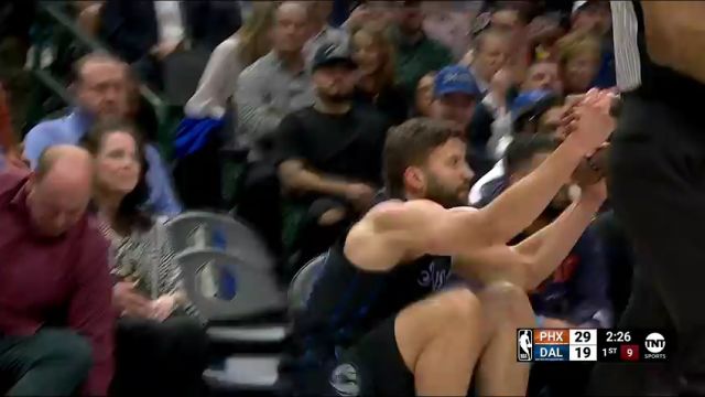 NBA常规赛：太阳vs独行侠第1节英文原声回放