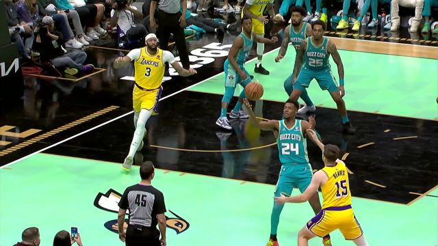 湖人vs黄蜂五佳球 布里奇斯隔扣浓眉 老詹挂框隔扣振臂怒吼