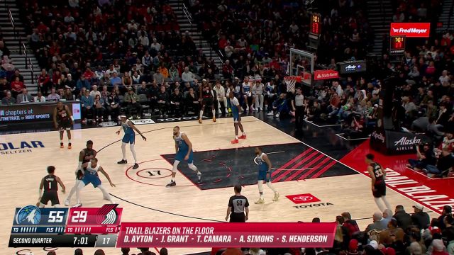 无惧对抗往里冲 亨德森挑战两亿中锋艰难打进