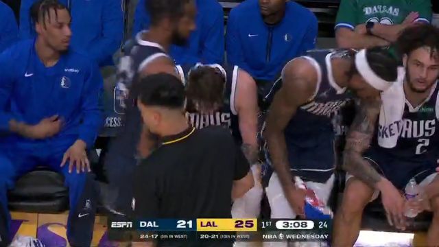 NBA常规赛：独行侠vs湖人第1节中文解说回放