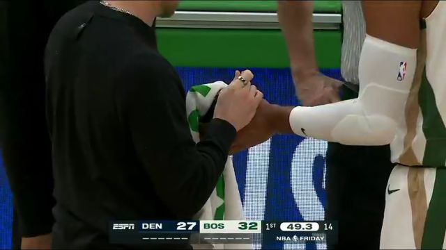 NBA常规赛：掘金vs凯尔特人第1节英文原声回放