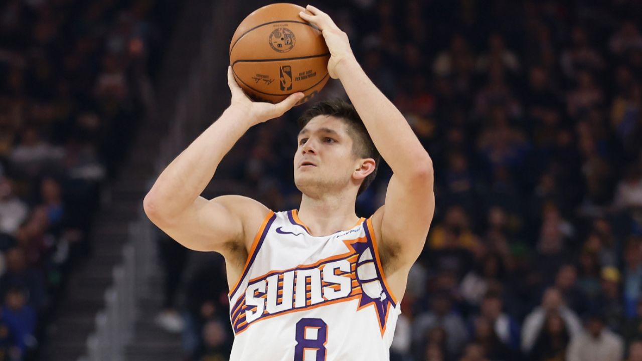 雷阿伦来了!格雷森阿伦首节三分8中7独得21分