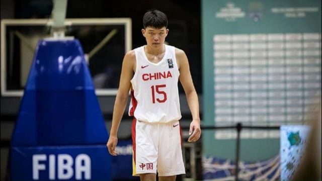 争气!杨瀚森砍26分12篮板,NBA球探现场考察高评价:模板约基奇