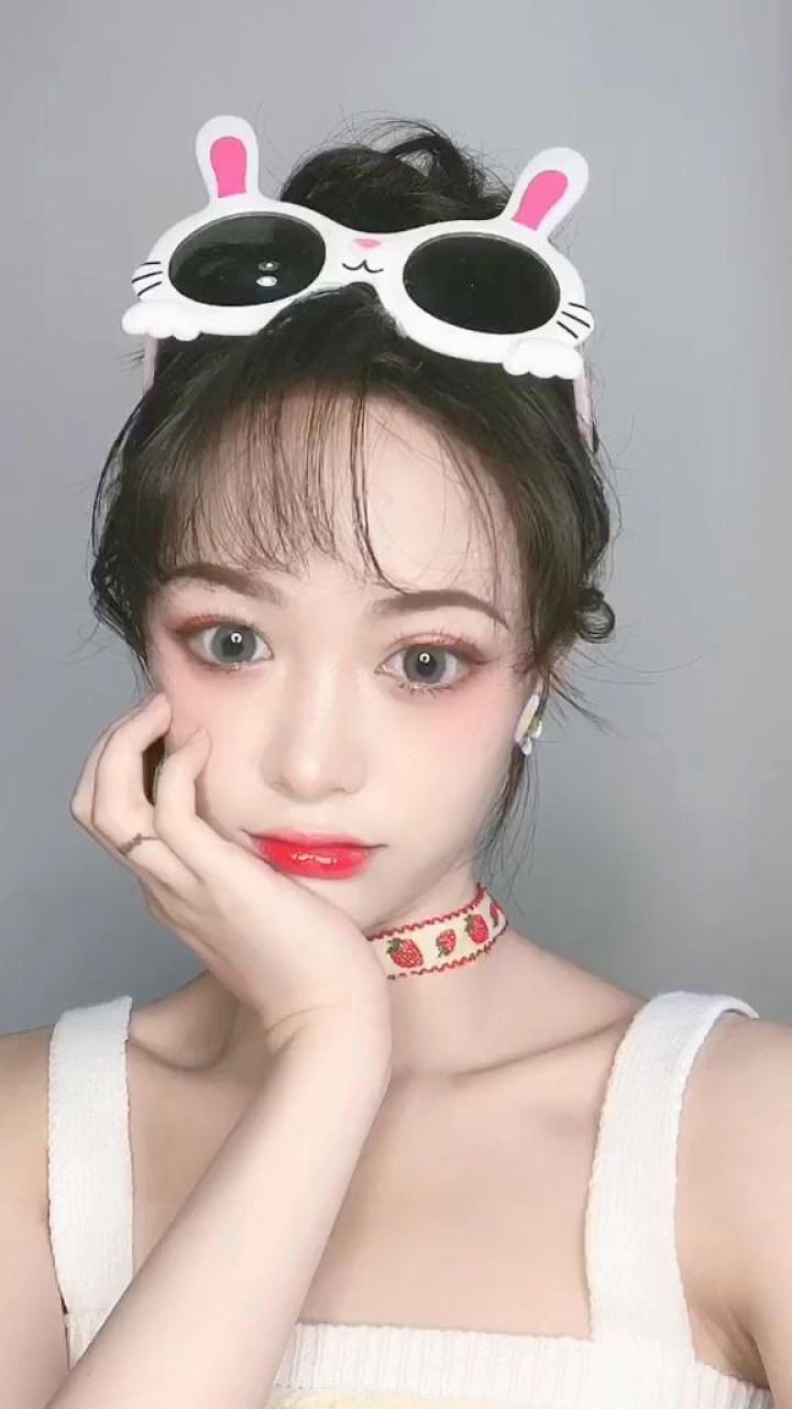 夏日元气糖果色妆容